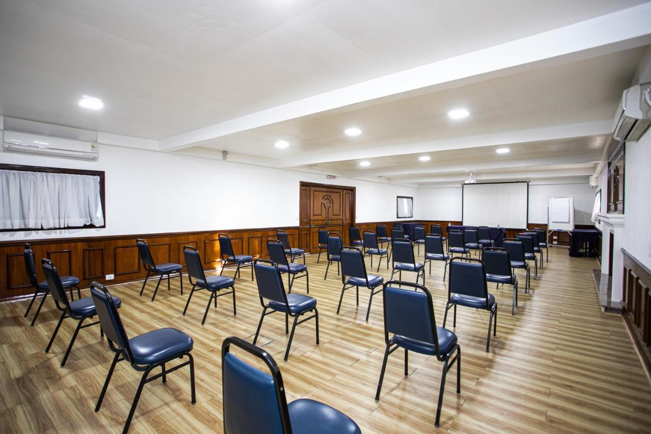 Hotel Dan Inn Curitiba Centro By Nacional Inn Екстериор снимка